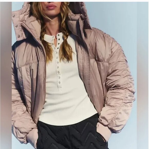 Free People NWT Like A Dream Reversible Puffer Jacket Cream Pink size L - Picture 2 of 11